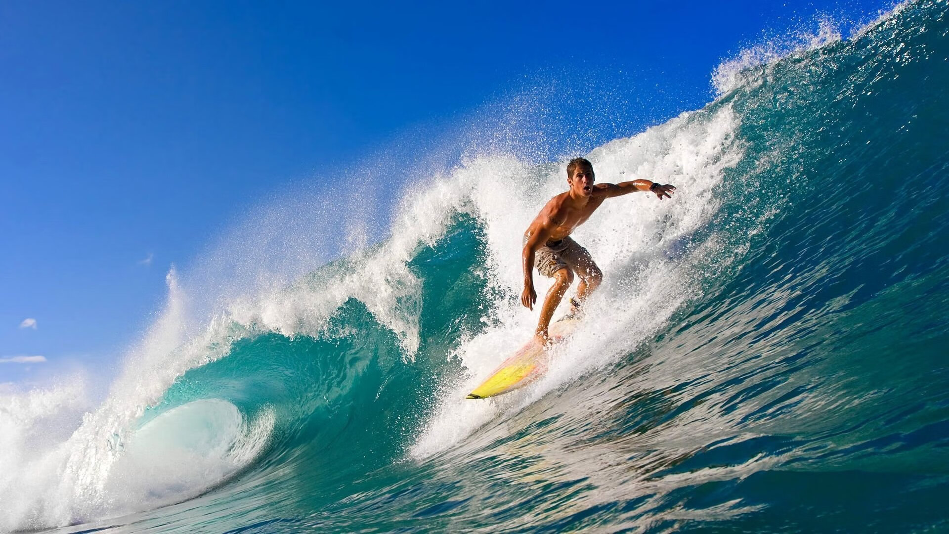 城市立交桥下多功能球场启用 首日举办迷你足球赛